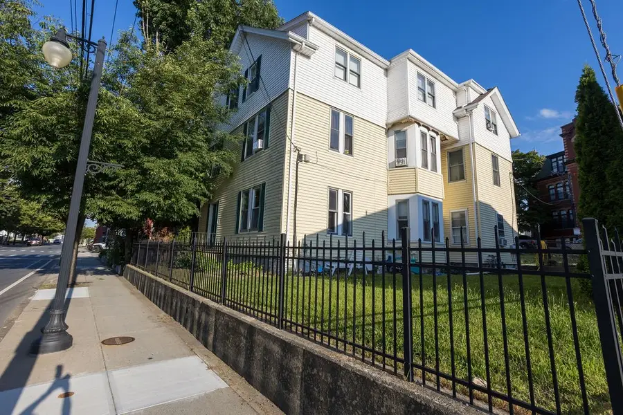 29 Hamlet Avenue, Woonsocket, RI 02895 - #3