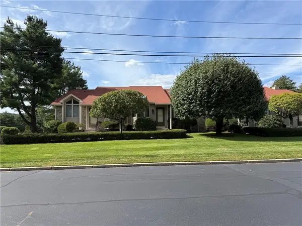 4 Shadowbrook Lane #B, Smithfield, RI 02917