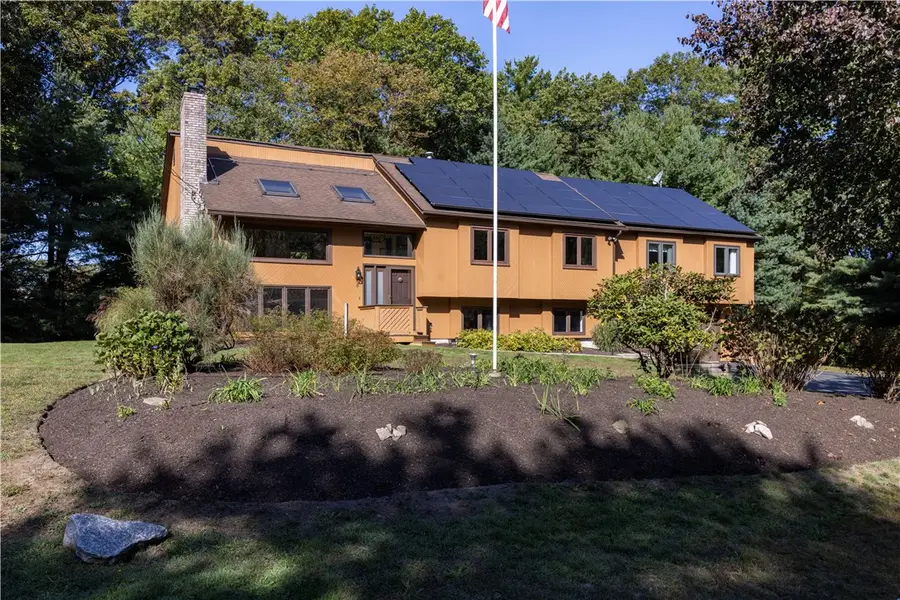 8 Robin Drive, North Kingstown, RI 02852 - #3