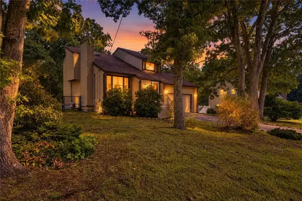 9 Eastgate Drive, Coventry, RI 02816