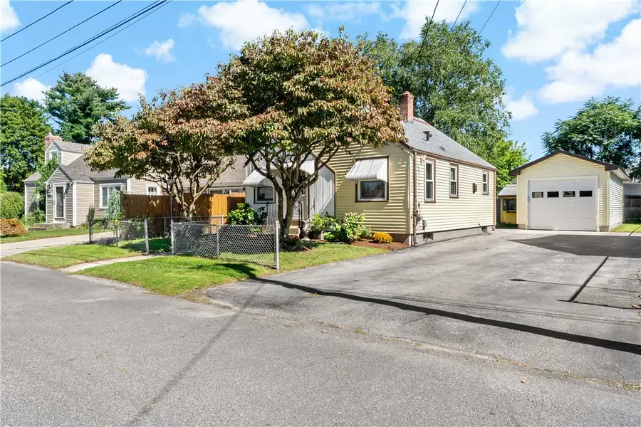 66 Larchmere Drive, Rumford, RI 02916 - #3