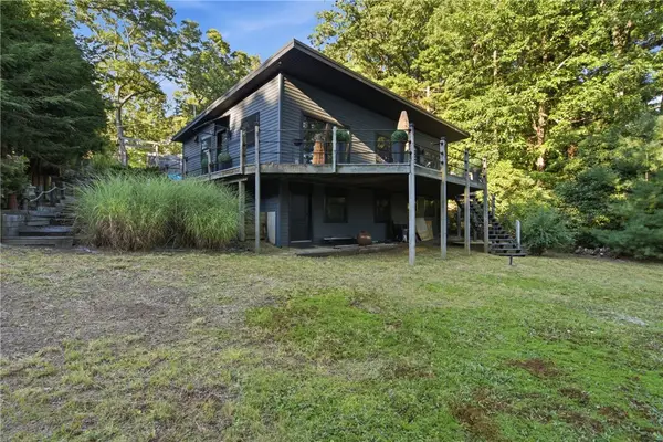 3 Hilltop Court, Smithfield, RI 02828