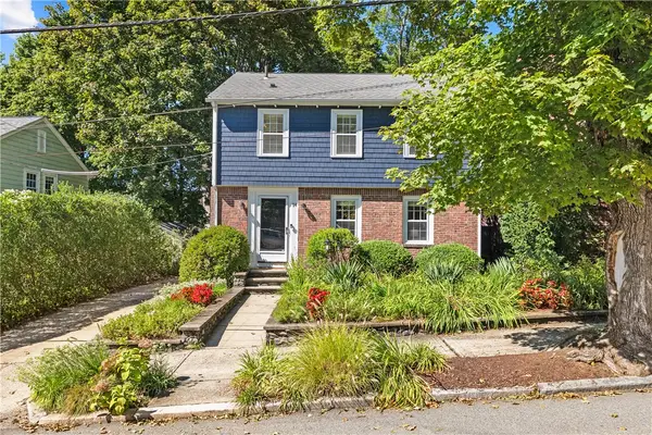 14 Creston Way, Providence, RI 02906