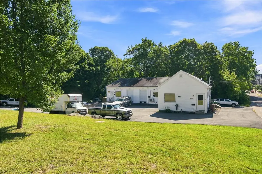 168 Rockland Avenue, Woonsocket, RI 02895 - #3