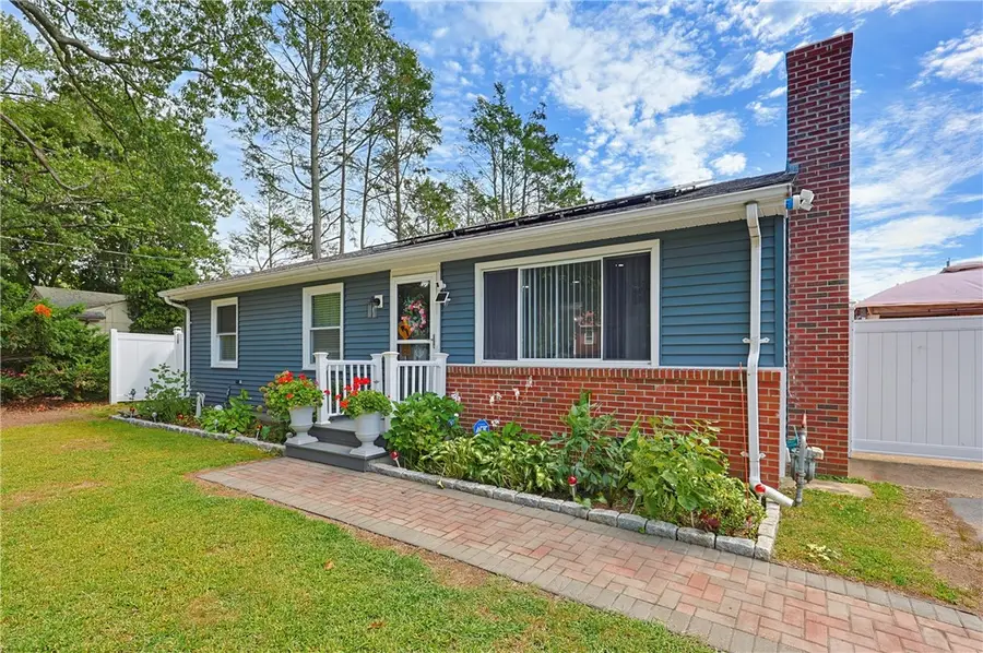 849 Roger Williams Avenue, Rumford, RI 02916 - #3