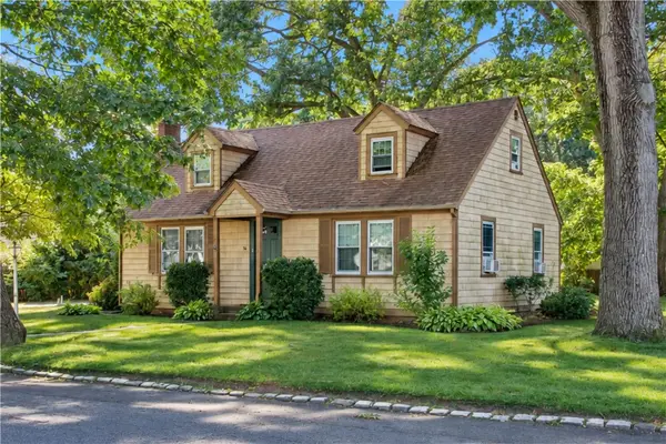 81 Park View Avenue, Warwick, RI 02888