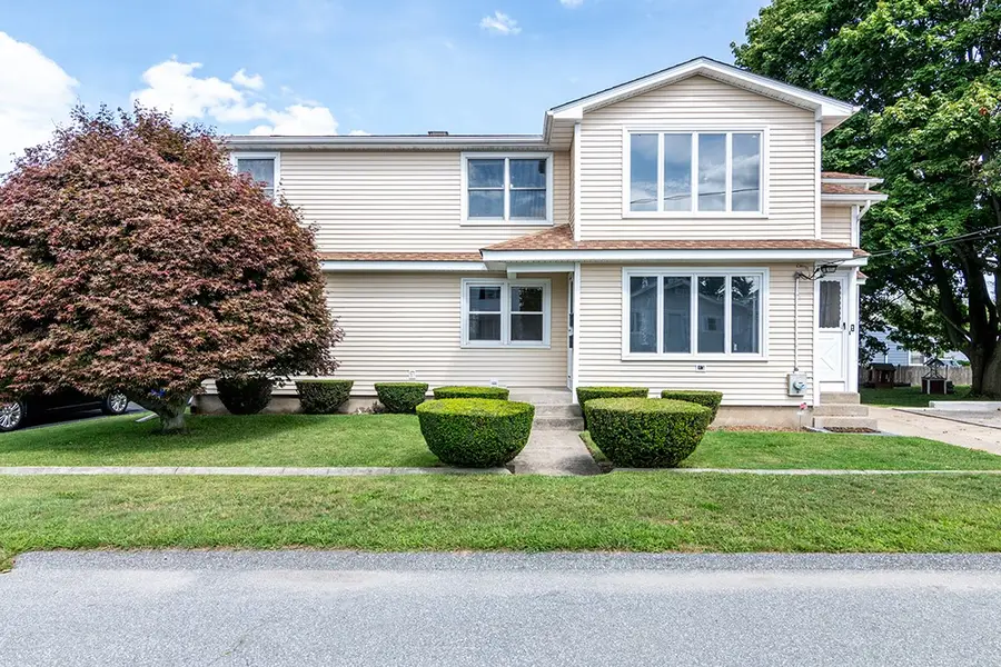 14 Gray Street, North Providence, RI 02904 - #2