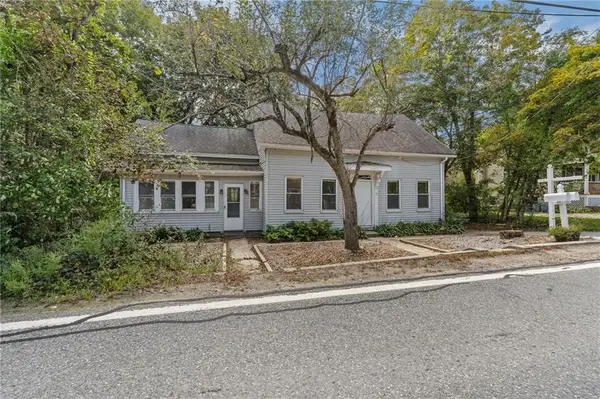 2 Plainfield Pike, Foster, RI 02825