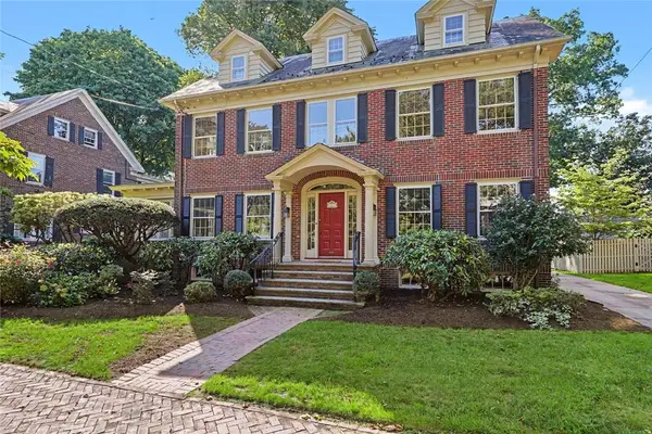 131 Freeman Parkway, Providence, RI 02906
