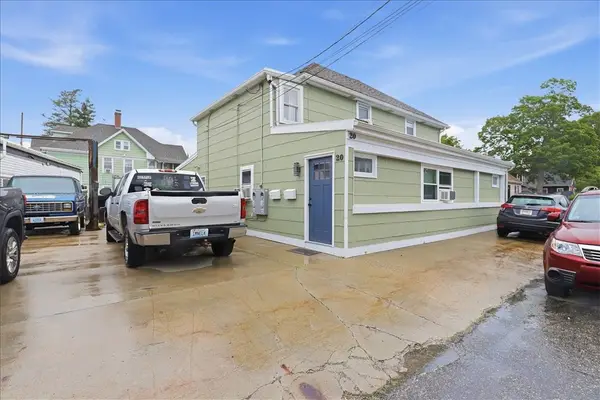 20 Oakton Street, Woonsocket, RI 02895