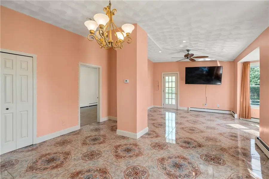 394 Great Road #3, Lincoln, RI 02865 - #2