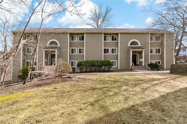 400 New River Road #402, Lincoln, RI 02838
