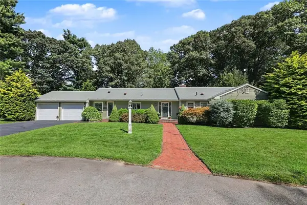 55 Westonia Lane, Warwick, RI 02889