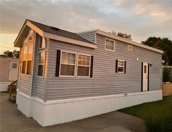 19 Stelhanie Drive, Pawtucket, RI 02860