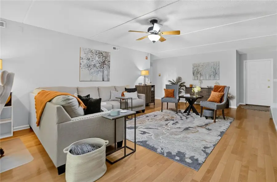 650 East Greenwich Avenue #3/405, West Warwick, RI 02890 - #3
