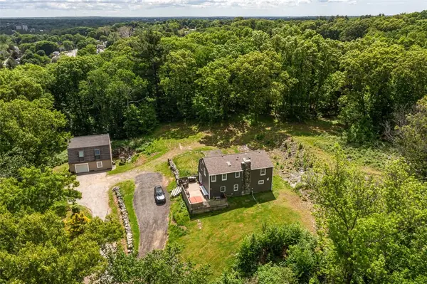 41 Dexter Rock Road, Lincoln, RI 02865