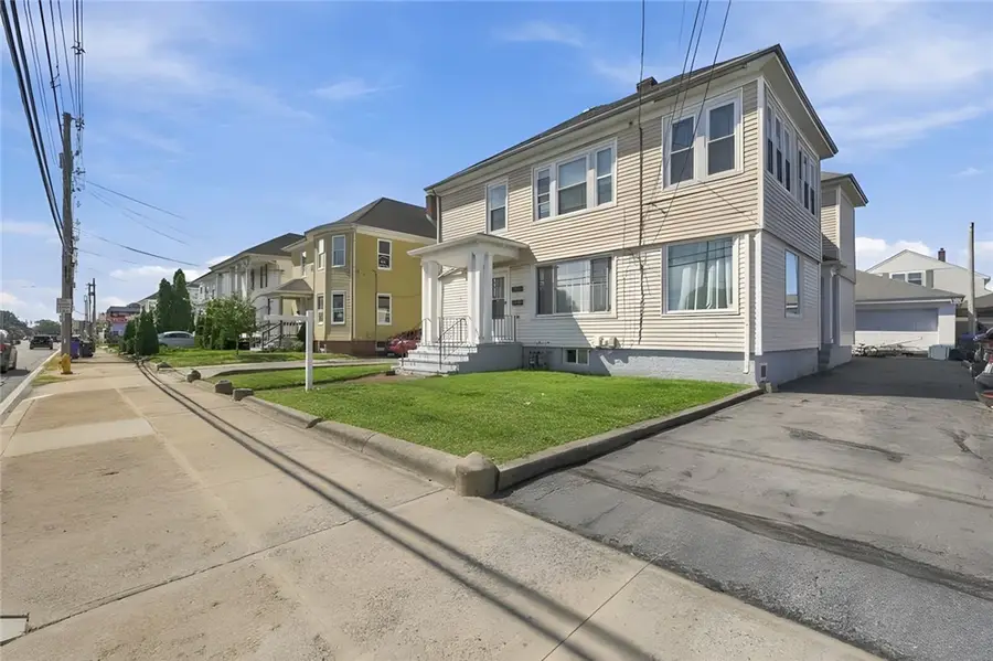 904 Newport Avenue, Pawtucket, RI 02861 - #3