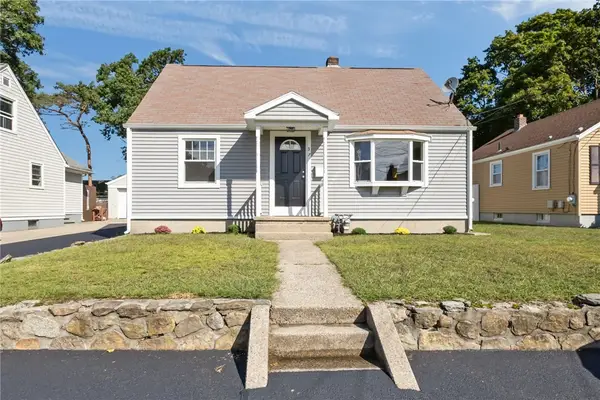 37 Vera Street, Warwick, RI 02886