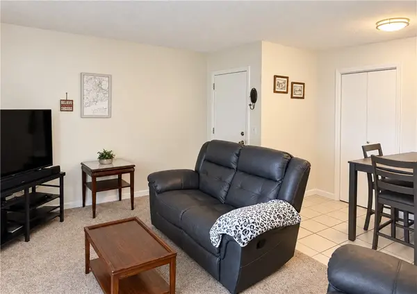 5 Apple Valley Parkway #8, Smithfield, RI 02828