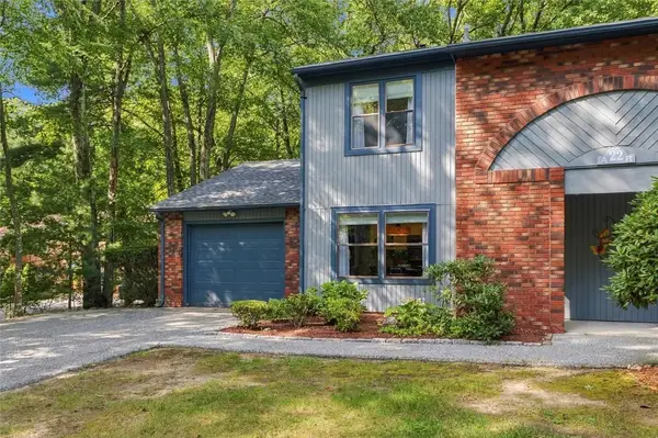 22 Pheasant Run #A, Smithfield, RI 02917