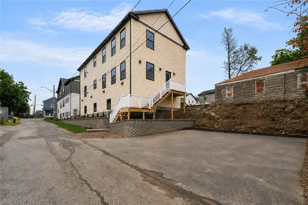 10 Buffalo Court, Providence, RI 02909