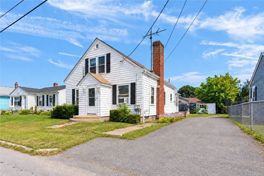 147 Bloodgood Street, Pawtucket, RI 02861 - #3