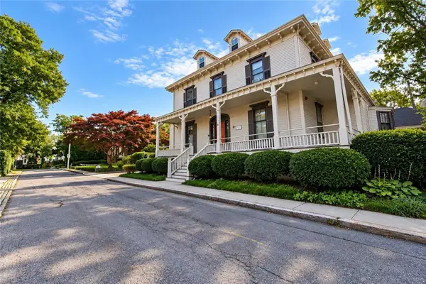 9 Whitfield Place #5, Newport, RI 02840