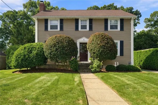 698 High Street, Cumberland, RI 02864