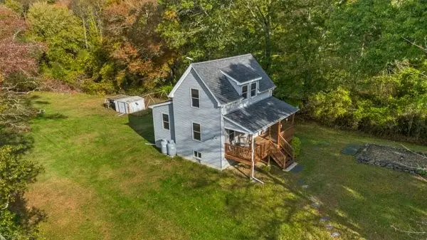 033 Alden Avenue, Portsmouth, RI 02872