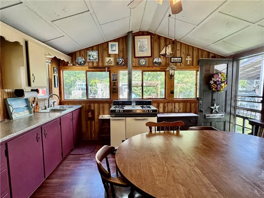 44 East Andrew Comstock Road, Warwick, RI 02886 - #3