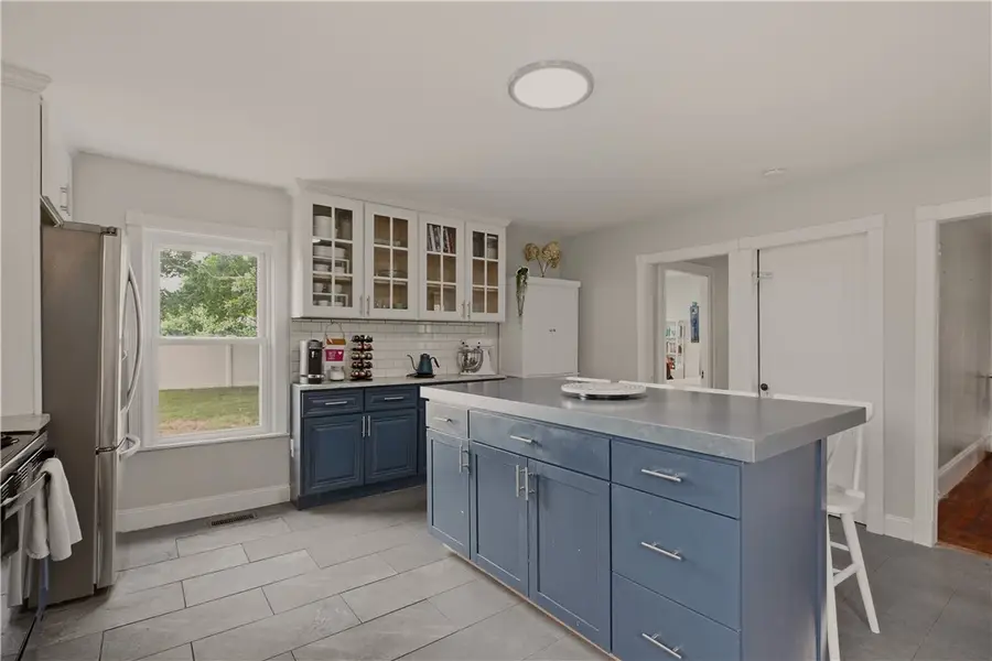 226 Turnpike Avenue, Portsmouth, RI 02871 - #2