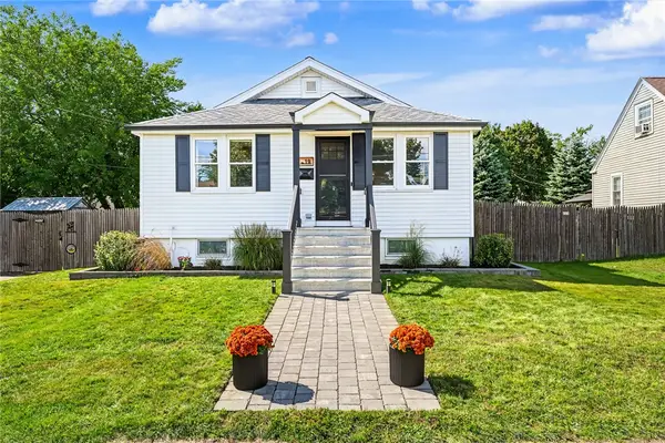 19 Anoka Road, Warwick, RI 02888