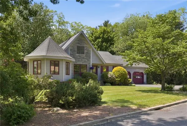 32 Briarwood Road, Lincoln, RI 02865