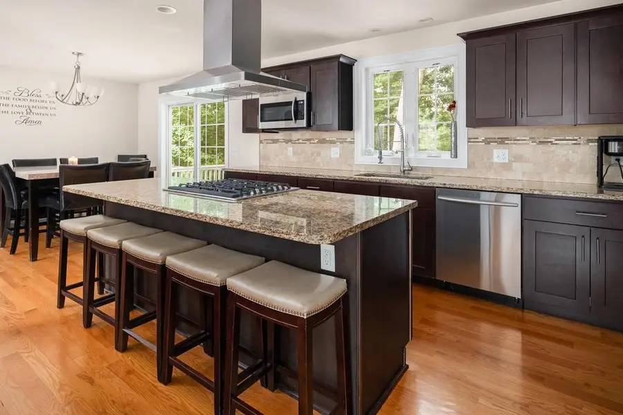 17 Clover Court, Cumberland, RI 02864 - #3