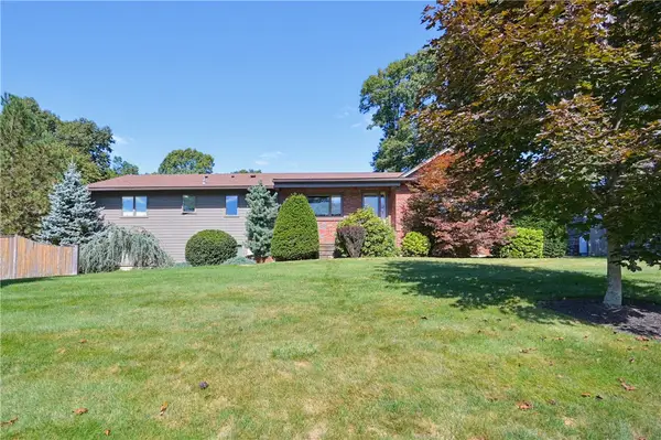 29 Sayles Hill Road, Lincoln, RI 02838