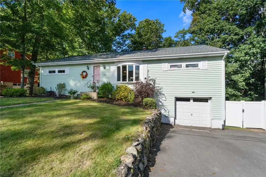 30 Lockwood Road, Cumberland, RI 02864 - #3