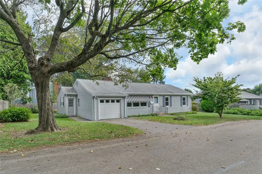 3 Collins Terrace, Middletown, RI 02842 - #2