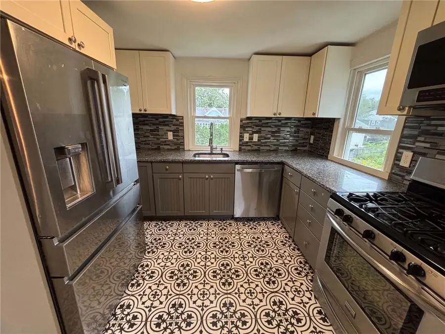 6 Angell Street, West Warwick, RI 02893 - #3