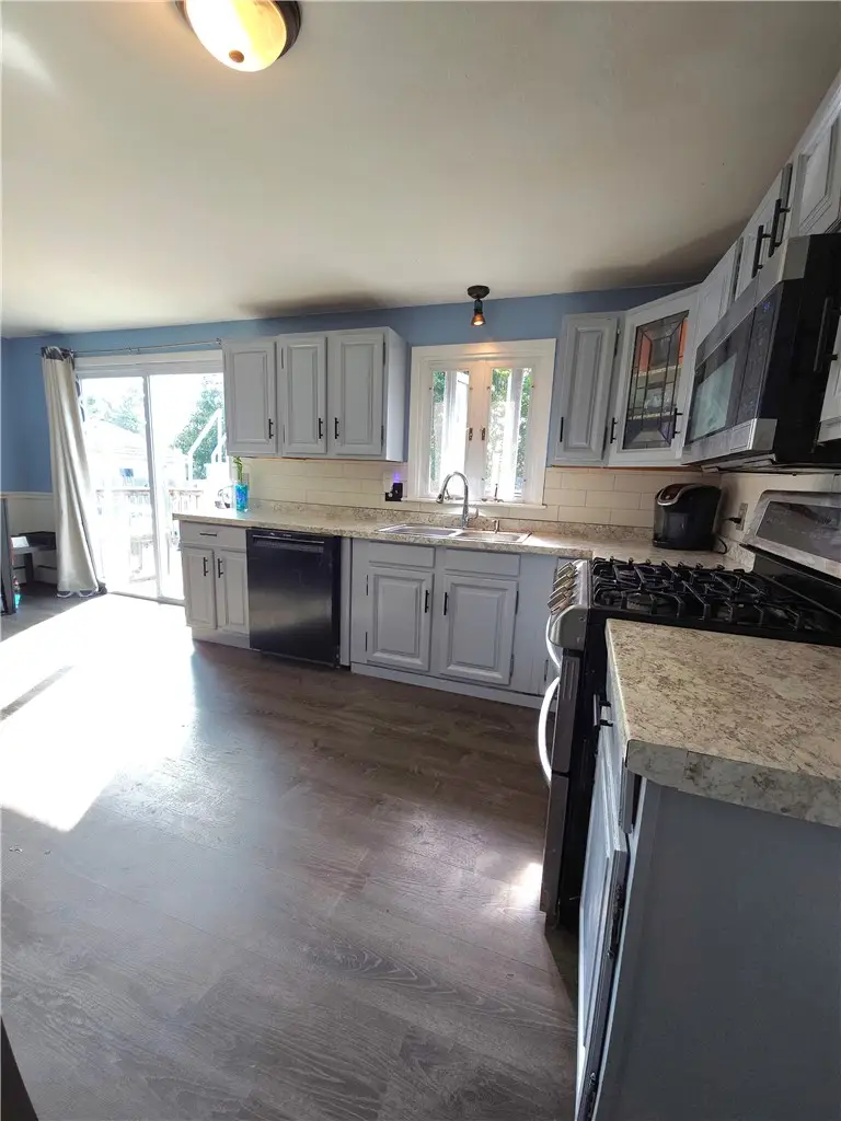 12 Navarre Street, West Warwick, RI 02893 - #2