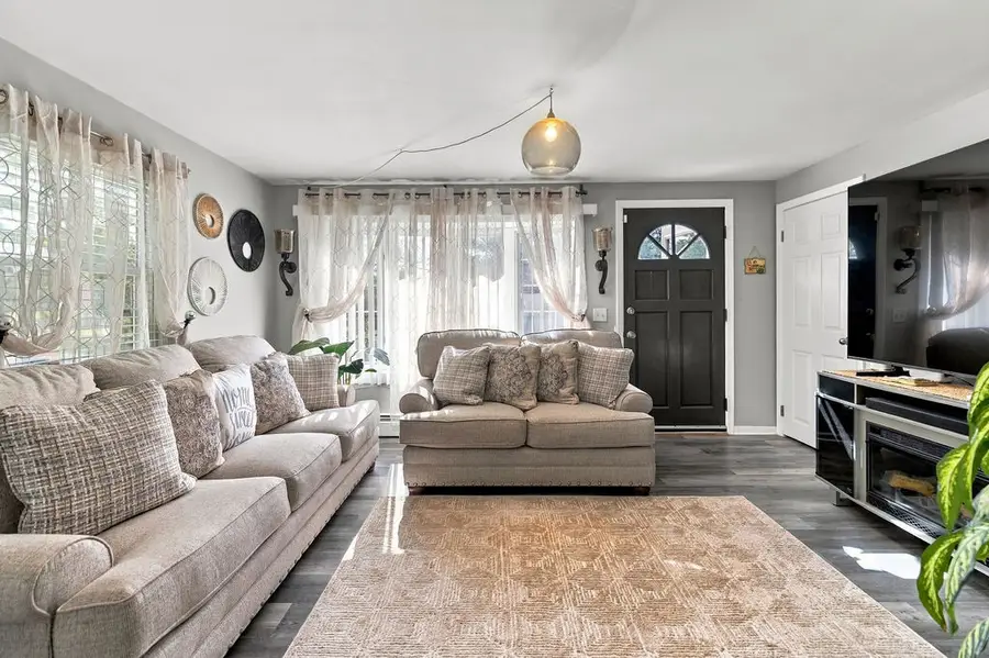 24 Vincenzo Drive, West Warwick, RI 02893 - #3
