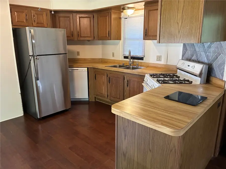 31 Leisure Way, Coventry, RI 02816 - #3