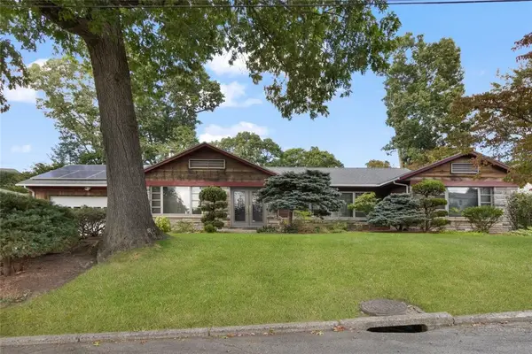 6 Cold Brook Court, Cranston, RI 02920