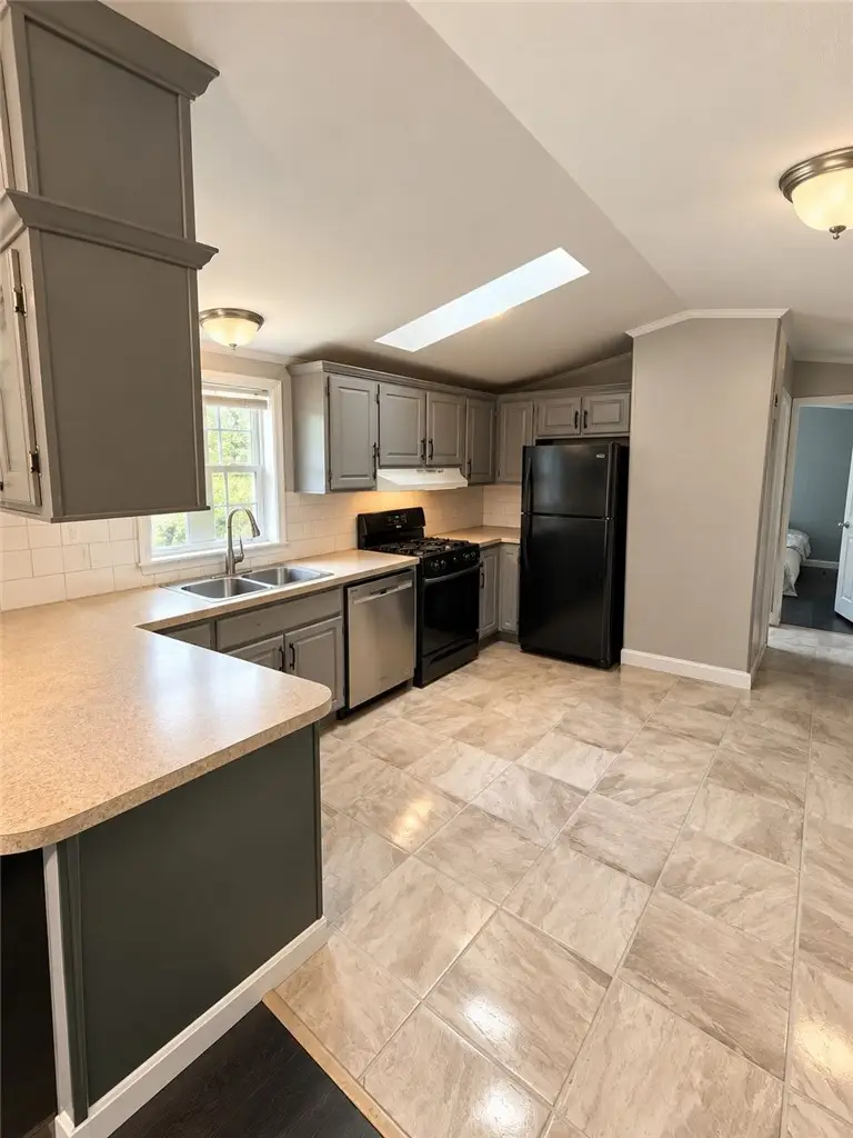 54 West Drive, Rumford, RI 02916 - #3