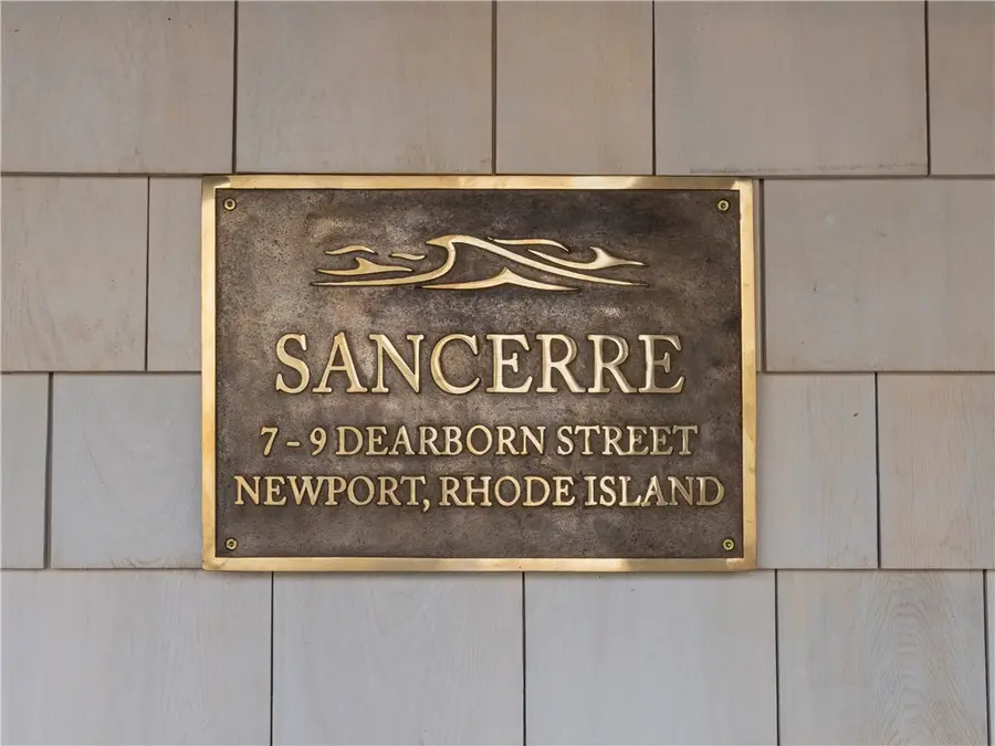 7 Dearborn Street #2, Newport, RI 02840 - #2