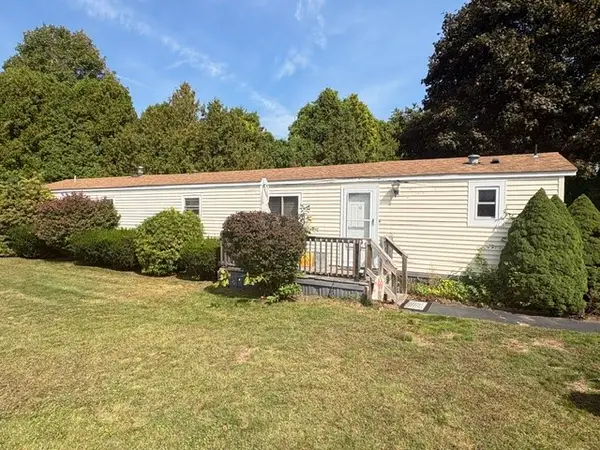 8 Lear Drive, Coventry, RI 02816