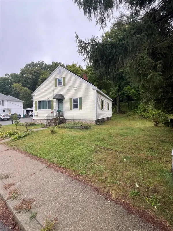 1776 Mendon Road, Woonsocket, RI 02895