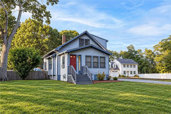 565 Sandy Lane, Warwick, RI 02889