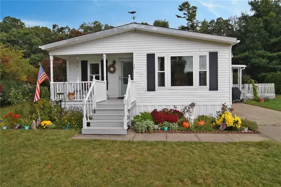 19 Healey Brook Court, South Kingstown, RI 02879 - #2