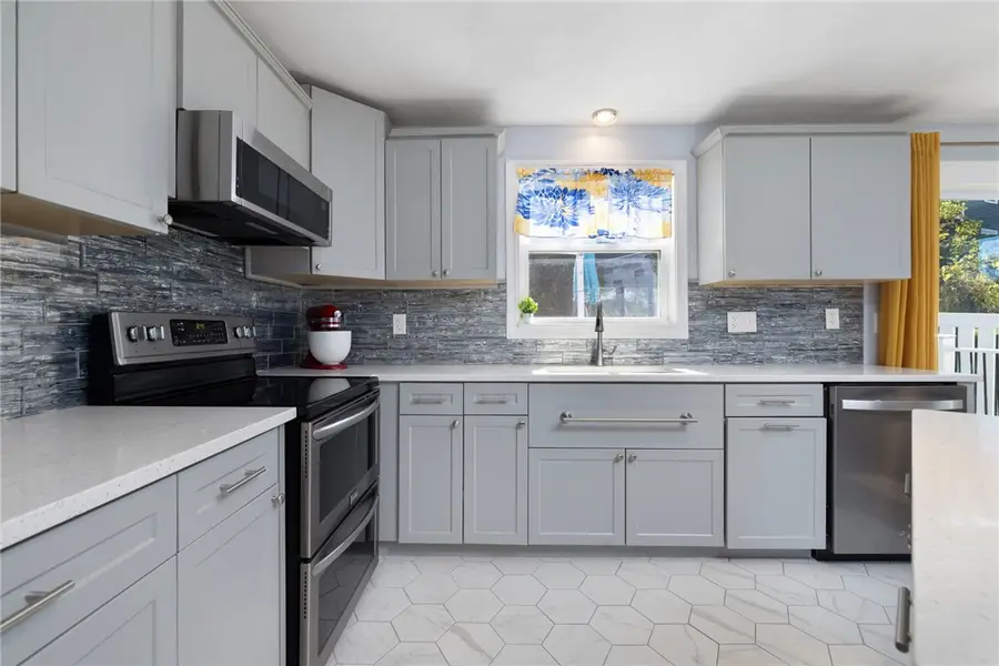 16 Aurelia Drive, Providence, RI 02909 - #3