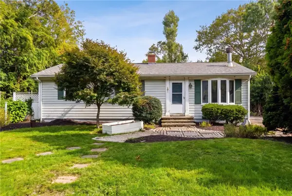 455 South Lake Road, Tiverton, RI 02878